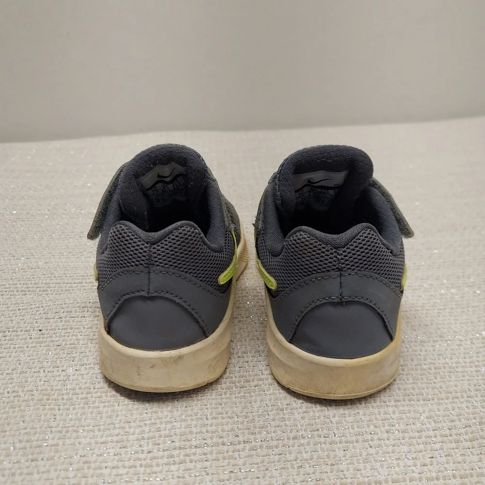 Nike Star Runner Toddler 7C Grey Volt Green Sneakers 869974-002